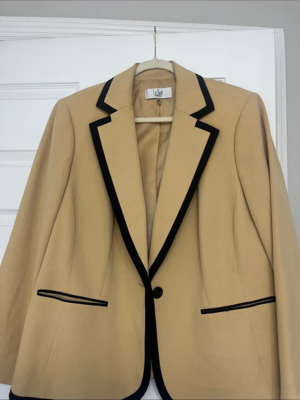 Le Suit Beige Blazer with Black Trim